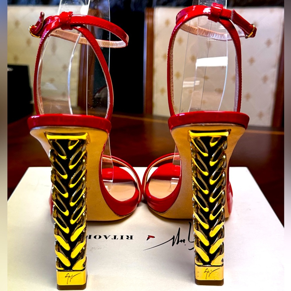 Stunning Giuseppe Zanotti for Rita Ora Chain Heel Sandals EU 39 NIB - Picture 4 of 11
